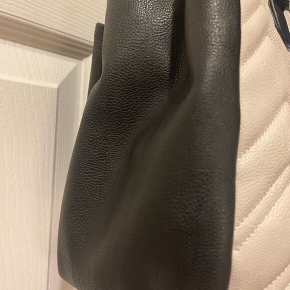 Betsey Johnson off white & Black quilted faux leather satchel with bow accent - Picture 11 of 14